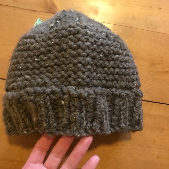 Warm winter hat- Brown knit wool ponytail Beanie - Picture 2 of 4